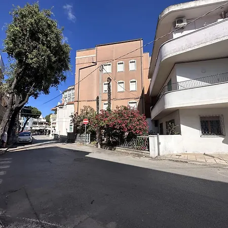 Delizioso Apt 2 Minuti Dal Mare Con Parcheggio Apartman